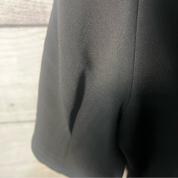 Lark & Ro Classic CrewNeck Black Sheath Dress with Puffed Sleeves - Picture 5 of 8